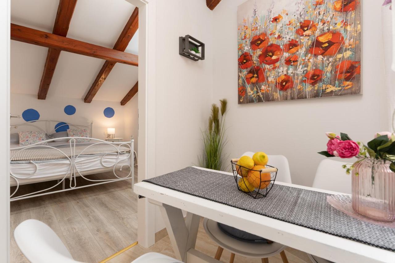 Relax In 2 Bedroom App In Old Town W/Ac And Wifi Rovinj Exterior foto
