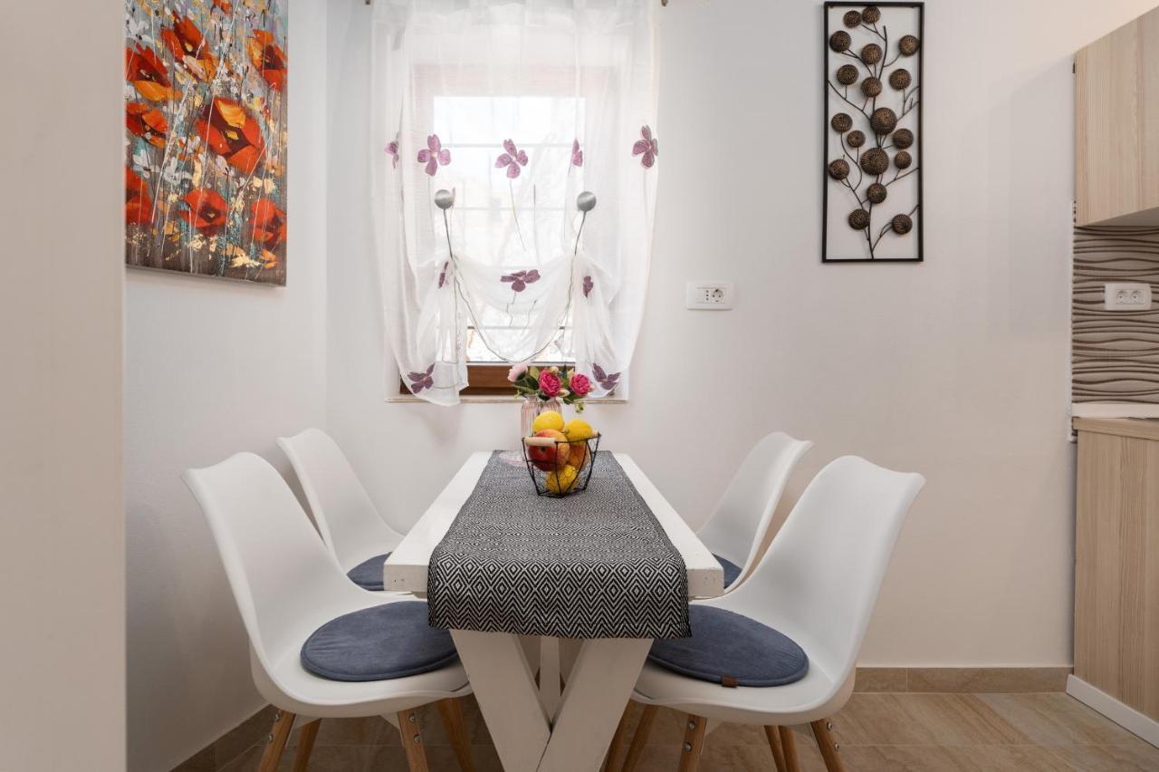 Relax In 2 Bedroom App In Old Town W/Ac And Wifi Rovinj Exterior foto