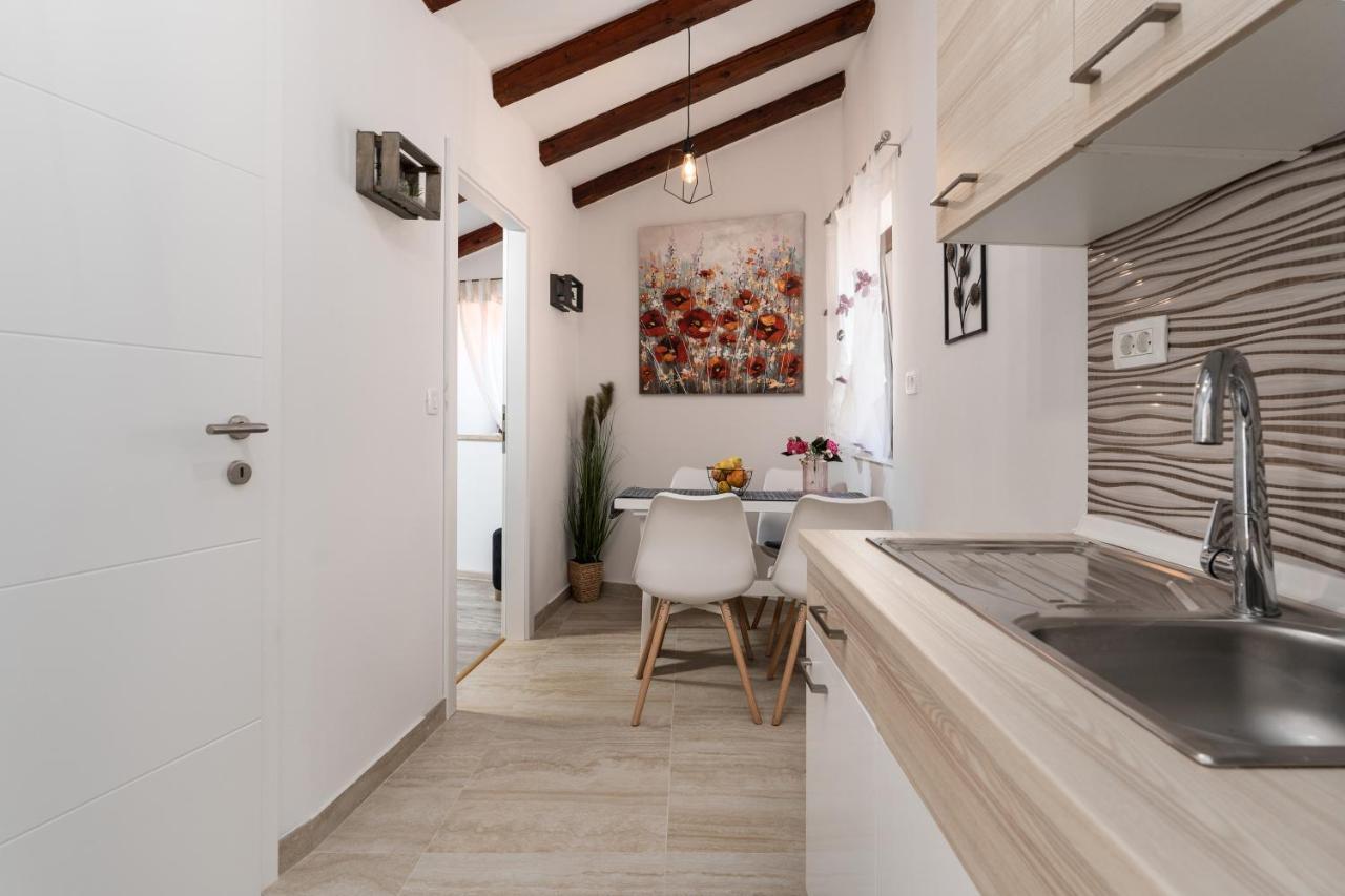 Relax In 2 Bedroom App In Old Town W/Ac And Wifi Rovinj Exterior foto